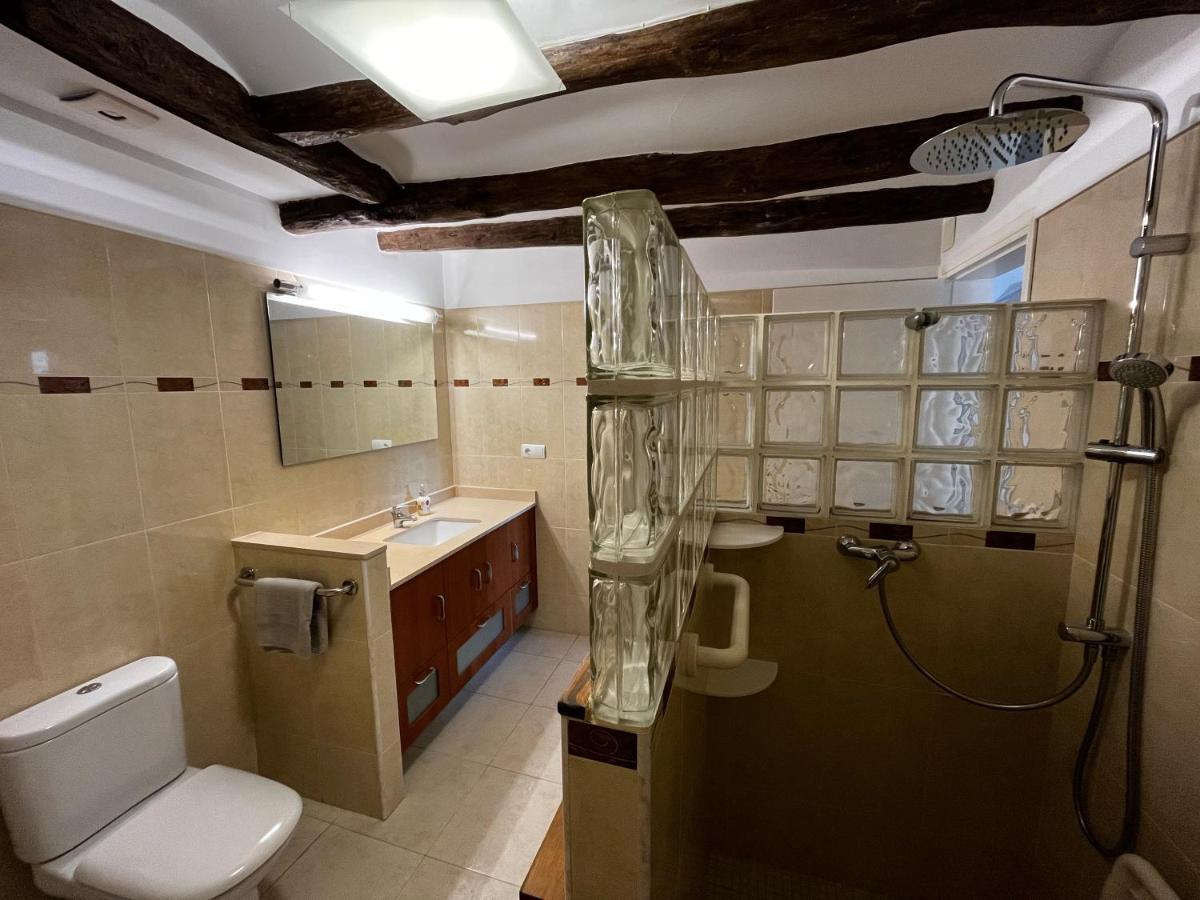 Apartaments Rurals Cal Parro, Batea Exterior photo