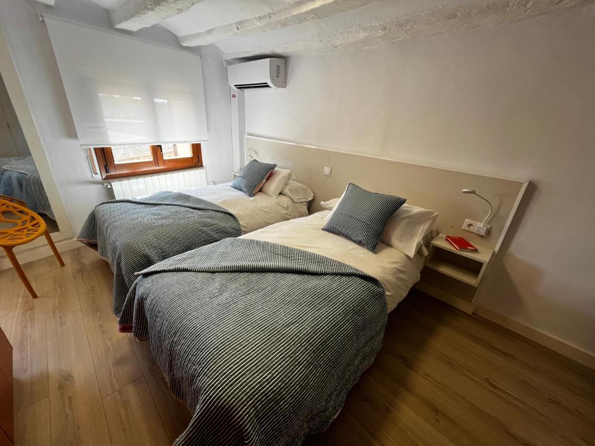 Apartaments Rurals Cal Parro, Batea Exterior photo